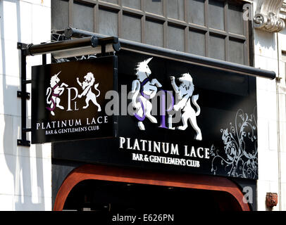 London, England, Vereinigtes Königreich. Platinum Lace Bar und Gentlemen Club in Coventry Street Stockfoto