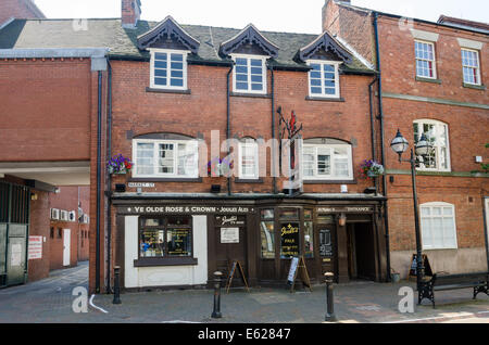 Ye Olde Rose und Krone Gastwirtschaft in der Market Street, Stafford von Joules Brauerei laufen Stockfoto