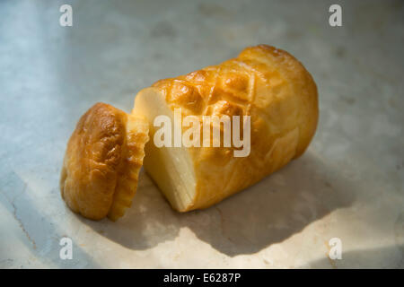 Oscypek Polnisch geräucherter Käse. Kuhmilch, Ziegenmilch oder Schafsmilch. Aus der hohen Tatra-Region. Stockfoto