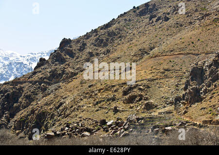 Kasbah de Toubkal, den höchsten Berg Mount Toubkal in Nordafrika 4167 Mt, schneebedeckten, Imlil-Tal, Hills, Umgebung, Marokko Stockfoto