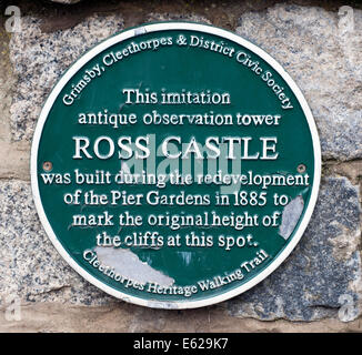 Gedenktafel am Ross Castle, Pier Gärten, Cleethorpes, Lincolnshire, England, UK. Stockfoto