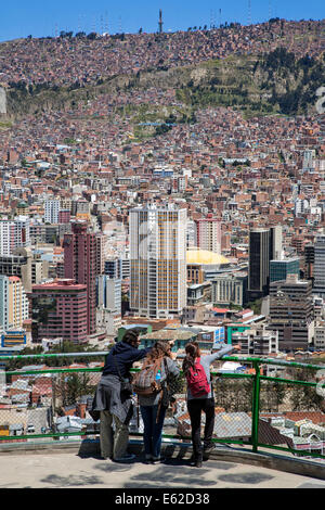 Touristen, die La Paz aus der Kili Kili-Sicht zu betrachten. La Paz. Bolivien Stockfoto