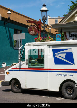 Postzustellung Van Osten State Street in Doylestown, PA Stockfoto