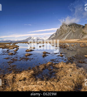 Landschaft mit Mt eystrahorn aka mt hvalsnes in der loni Tal im Osten Islands. Stockfoto