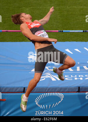 Zürich, Schweiz. 12. August 2014. Rico Freimuth Deutschlands tritt im Zehnkampf Männer Hochsprung bei den Europäischen Leichtathletik Weltmeisterschaften 2014 im Letzigrund Stadion in Zürich, Schweiz, 12. August 2014. Foto: Rainer Jensen/Dpa/Alamy Live-Nachrichten Stockfoto