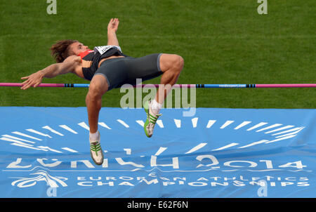 Zürich, Schweiz. 12. August 2014. Rico Freimuth Deutschlands tritt im Zehnkampf Männer Hochsprung bei den Europäischen Leichtathletik Weltmeisterschaften 2014 im Letzigrund Stadion in Zürich, Schweiz, 12. August 2014. Foto: Rainer Jensen/Dpa/Alamy Live-Nachrichten Stockfoto