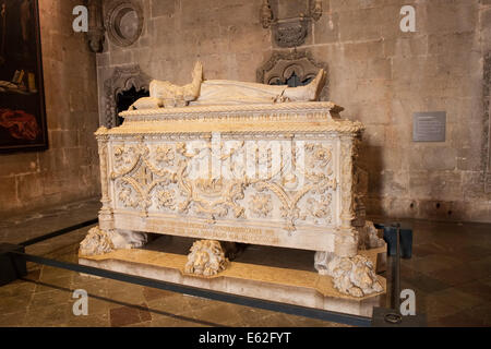 Vasco da Gama Grab in Kirche des Hieronymus-Kloster in Lissabon, Portugal. Stockfoto