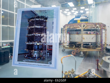 Ein Foto zeigt, wie alle vier Magnetospheric Multiscale (MMS) Raumschiff aussehen, wenn Sie gestapelt gesehen werden mit Klebeband an das Fenster Stockfoto