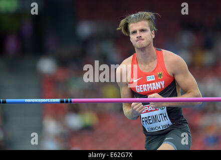 Zürich, Schweiz. 12. August 2014. Rico Freimuth Deutschland konkurriert Männer Hochsprung Veranstaltung von Decathlon Wettbewerb am Europäischen Leichtathletik Weltmeisterschaften 2014 im Letzigrund Stadion in Zürich, Schweiz, 12. August 2014. Foto: Bernd Thissen/Dpa/Alamy Live News Stockfoto