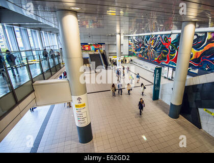 Shibuya Station innen. Es ist Japans vierte verkehrsreichste Bahnhof. Stockfoto