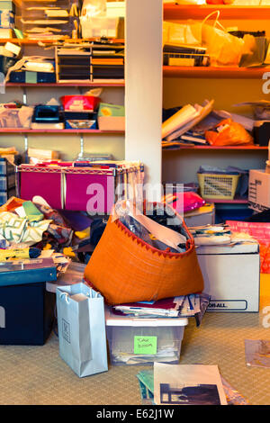 Messy Home Office, Wohnhaus, USA Stockfoto