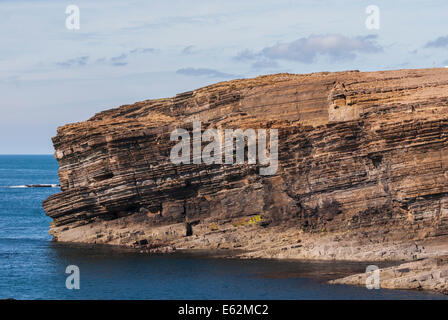 Die Klippen bei Yesnaby, Sandwick, Orkney, Schottland. Stockfoto