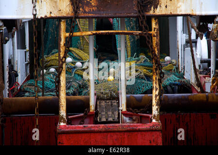 Ein stern Trawler im Hafen in NW-Schottland Stockfoto