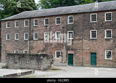 Alte Mühlengebäude in Cromford Mill in Derbyshire England Großbritannien, UNESCO-Weltkulturerbe Derwent Valley, denkmalgeschütztes Gebäude der Klasse I Stockfoto