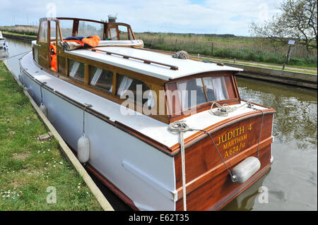 Judith Klasse Martham Boote Bootfahren Urlaub Norfolk broads Stockfoto