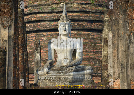 Buddha-Statue im Sukhothai Historical Park, Thailand Stockfoto