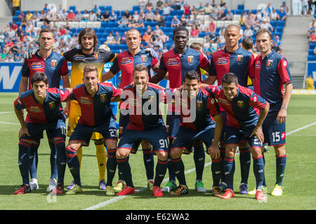 Sinsheim, Deutschland. 9. August 2014. Genua-Team Gruppe Line-up Fußball: Genua Team Gruppenbild (obere Reihe - L, R) Aleandro Rosi, Mattia Perin, Luca Antonelli, Moro Alhassan, Sebastian De Maio, Giovanni Marchese, (untere Reihe - L, R) Diego Perotti, Antonino Ragusa, Andrea Bertolacci, Tomas Rincon und Iago Falque vor der Vorsaison Freundschaftsspiel zwischen TSG 1899 Hoffenheim 1-1 Genua bei Wirsol Rhein-Neckar-Arena in Sinsheim, Deutschland. © Maurizio Borsari/AFLO/Alamy Live-Nachrichten Stockfoto