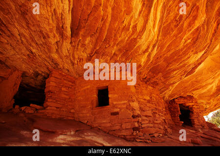 Haus in Brand Ruinen, Mule Canyon, Cedar Mesa, San Juan County, Utah, USA Stockfoto