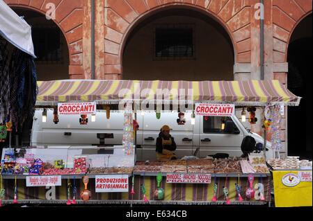Guastalla (Reggio Emilia, Italien), Markt auf dem Platz Stockfoto