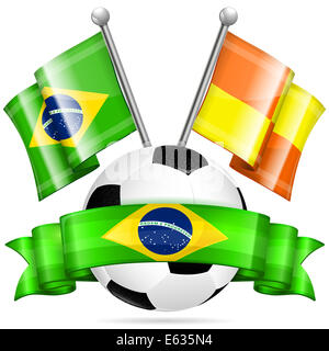 Fußball Poster mit Fußball, Fahnen und Band in Farbe Flagge Brasilien, isoliert auf weißem Hintergrund Stockfoto