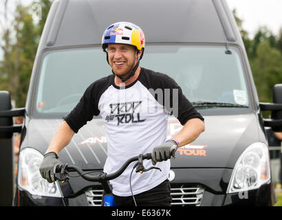 Danny MacAskill führt seine Drop and Roll Roadshow auf dem Belladrum Tartan Herz Festival, Inverness, Schottland 2014 Stockfoto