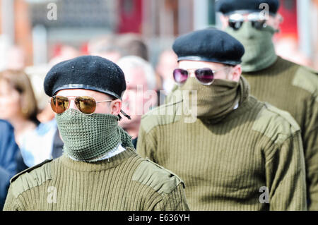 Belfast, Nordirland. 13. August 2014. Paramilitärische Beerdigung von Veteran IRA Freiwilliger Tony Catney Credit: Stephen Barnes/Alamy Live News Stockfoto