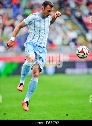 Hannover, Deutschland. 10. August 2014. Rom Stefan Radu während der Fußball-Testspiel Hannover 96 Vs Lazio Rom in der HDI-Arena in Hannover, 10. August 2014. Foto: Ole Spata/Dpa/Alamy Live-Nachrichten Stockfoto