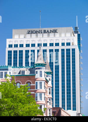 Die Skyline der Innenstadt Boise, Idanha Hotel erbaut im Jahre 1901 ist durch den Zion Bank Neubau, Boise, Idaho in den Schatten gestellt Stockfoto