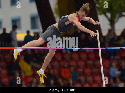 Zürich, Schweiz. 13. August 2014. Rico Freimuth Deutschlands tritt im Stabhochsprung der Decathlon Wettbewerb am Europäischen Leichtathletik Weltmeisterschaften 2014 im Letzigrund Stadion in Zürich, Schweiz, 13. August 2014. Foto: Rainer Jensen/Dpa/Alamy Live-Nachrichten Stockfoto
