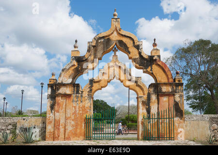 Reich verzierte Eingangstor Hacienda Yaxcopoil Yucatan Mexiko Stockfoto