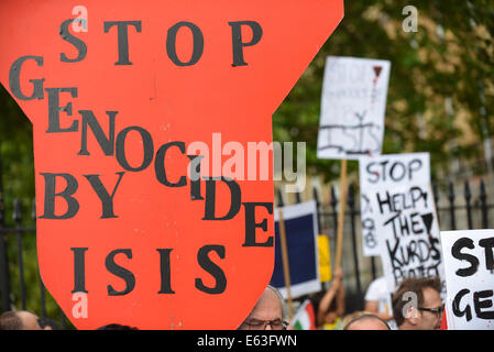 Whitehall, London, UK. 13. August 2014. Solidarität gegen ISIS Demonstranten halten Banner in der Demonstration gegen die Gruppe und deren Auswirkungen auf Syrien, Kurdistan und den Irak. Bildnachweis: Matthew Chattle/Alamy Live-Nachrichten Stockfoto