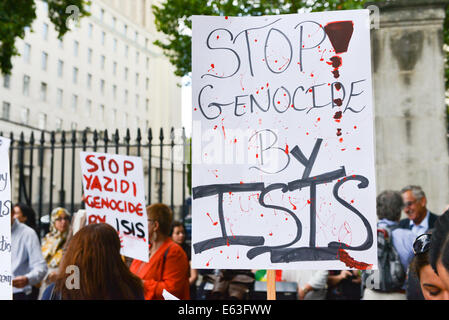 Whitehall, London, UK. 13. August 2014. Solidarität gegen ISIS Demonstranten halten Banner in der Demonstration gegen die Gruppe und deren Auswirkungen auf Syrien, Kurdistan und den Irak. Bildnachweis: Matthew Chattle/Alamy Live-Nachrichten Stockfoto