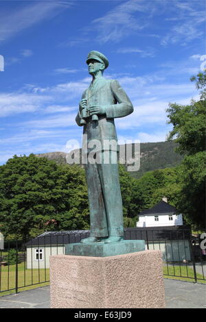 Statue von König Haakon VII, Bergenhus Festning, Bergenshalvøyen, Midhordland, Hordaland, Vestlandet, Norwegen, Skandinavien, Europa Stockfoto