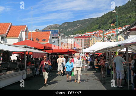 Torget (Fischmarkt), Bergen, Bergenshalvøyen, Midhordland, Hordaland, Vestlandet, Norwegen, Skandinavien, Europa Stockfoto