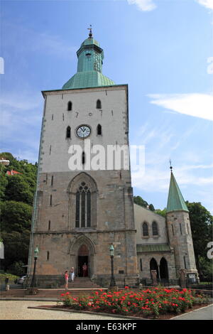 Domkirke (Kathedrale), Domkirkeplass, Bergen, Bergenshalvøyen, Midhordland, Hordaland, Vestlandet, Norwegen, Skandinavien, Europa Stockfoto
