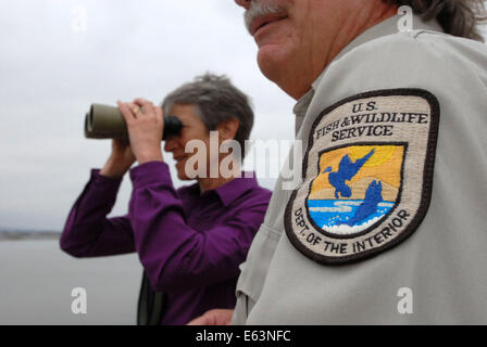 San Diego, Kalifornien, USA. 13. August 2014. Minister fuer dem inneren Sally Jewell besucht das San Diego National Wildlife Refuge, wo sie bekannt, dass San Diego National Wildlife Refuge Complex eine zusätzliche $ 1 Million erhalten würde bei der Finanzierung, um neue Zielgruppen zu erreichen und Südkalifornien städtischen Gemeinden und Jugend in Naturschutz und Erholung im Freien. Die Berghütte ist die erste unter der Nation urban national Wildlife Refuge auf diese neue Auszeichnung durch einen bundesweiten Wettbewerb. Die Schutzhütte siegreiche Vorschlag, SoCal Urban Wildlife Refuge Project enthält Stockfoto