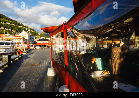 Alfresco Restaurant am Fischmarkt in Bergen, Norwegen Stockfoto