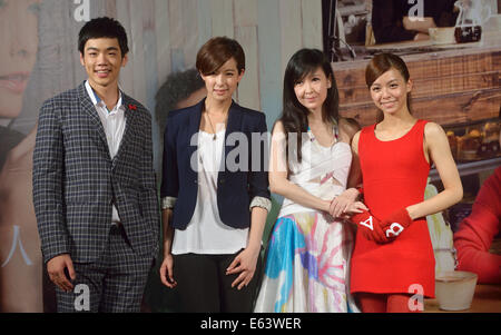 Taipeh. 13. August 2014. Den Film "Cafe¡¤Waiting¡¤Love" auf einer Pressekonferenz in Taipei, Südost-China Taiwan, Förderung der Schauspieler Bruce, Megan Lai, Vivian Chow Wai Man und Vivian Sung (von L bis R) 13. August 2014. "Cafe¡¤Waiting¡¤Love" wird der Film am 15. August veröffentlicht werden. © Wang Qingqin/Xinhua/Alamy Live-Nachrichten Stockfoto