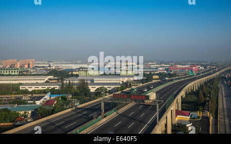 Autobahn auf Betonsäulen, Road, Shanghai, China Stockfoto