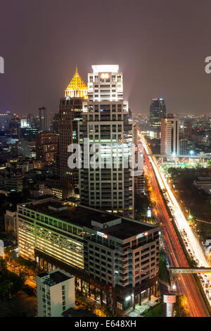 Die Skyline der Stadt in der Abenddämmerung, Bangkok, Thailand Stockfoto