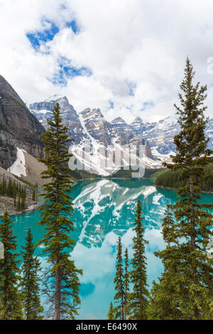 Moraine Lake & das Valley of the Ten Peaks, Banff Nationalpark, Alberta, Kanada Stockfoto