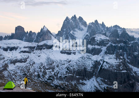 Italien Italia Trentino-Alto Adige South Tyrol Bozen Viertel Alta Pustertal Hochpustertal Dolomiti di Sesto Naturpark Mann Stockfoto