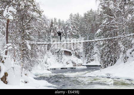 Myllykoski Stromschnellen, Juuma, Oulankajoki Nationalpark, Kuusamo, Finnland Stockfoto