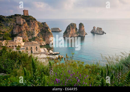 Tonnara di Scopello [alte Verarbeitung Thunfischfabrik] nach Hause Schriftsteller Gavin Maxwell in fünfziger Jahre. Scopello Castellammare Del Golfo Stockfoto