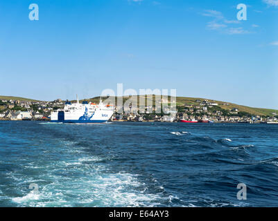 dh MV Hamnavoe Ferry STROMNESS HARBOUR ORKNEY SCOTLAND Scottish Serco Northlink Fähren kommen an Stockfoto