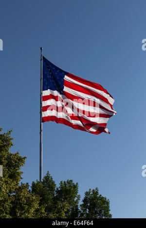 US-Flagge Wellen im Wind, USA Stockfoto