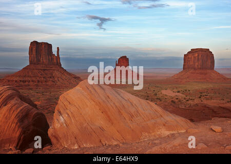 Mitten Buttes im Monument Valley Navajo Tribal Park. Arizona, USA. Stockfoto