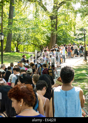 Freikarte Zeilen am Delacorte Theater im Central Park, New York Stockfoto