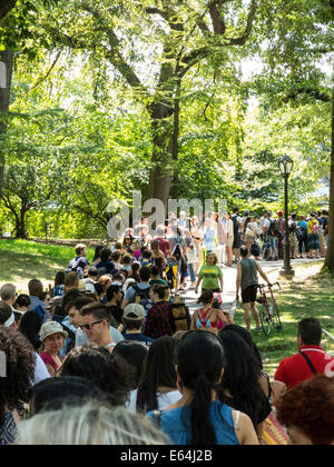 Freikarte Zeilen am Delacorte Theater im Central Park, New York Stockfoto