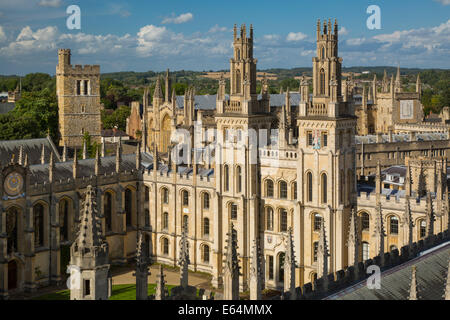 Am All Souls College und die vielen Türme der Universität Oxford, Oxfordshire, England Stockfoto